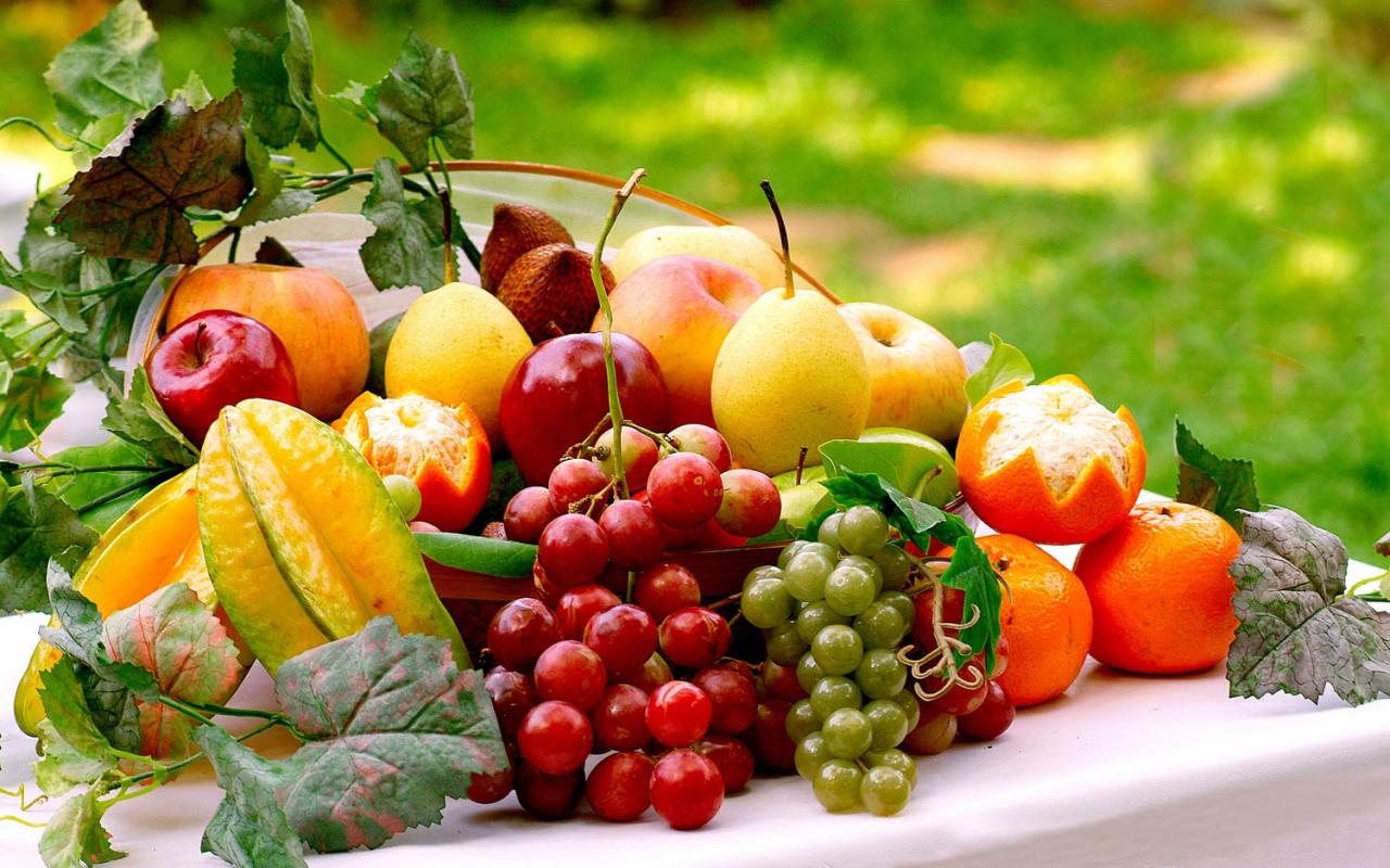 Сплошные витамины. 8 продуктов, которые можно есть с кожурой и косточками | cheltv.ru